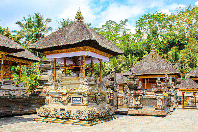 印度尼西亚巴厘岛的Tirta Empul temple。